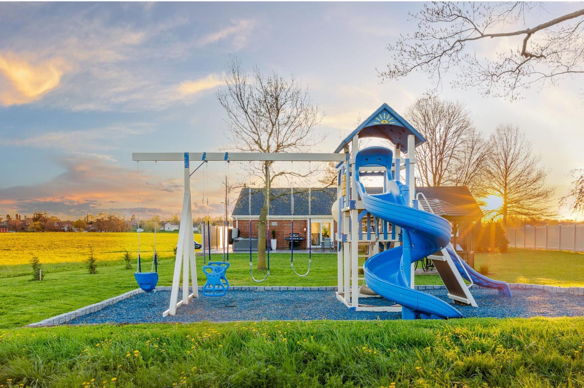 Backyard Getaway•Amish Farmland•Hot Tub•Fire Pit Villa Bird-in-Hand Exterior photo